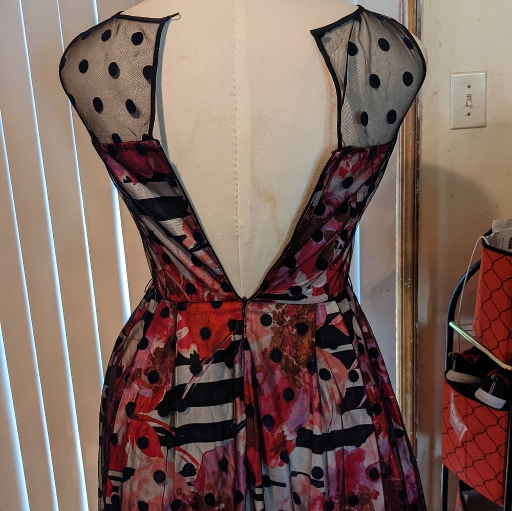 Dress 👗 - Picture 6 of 10